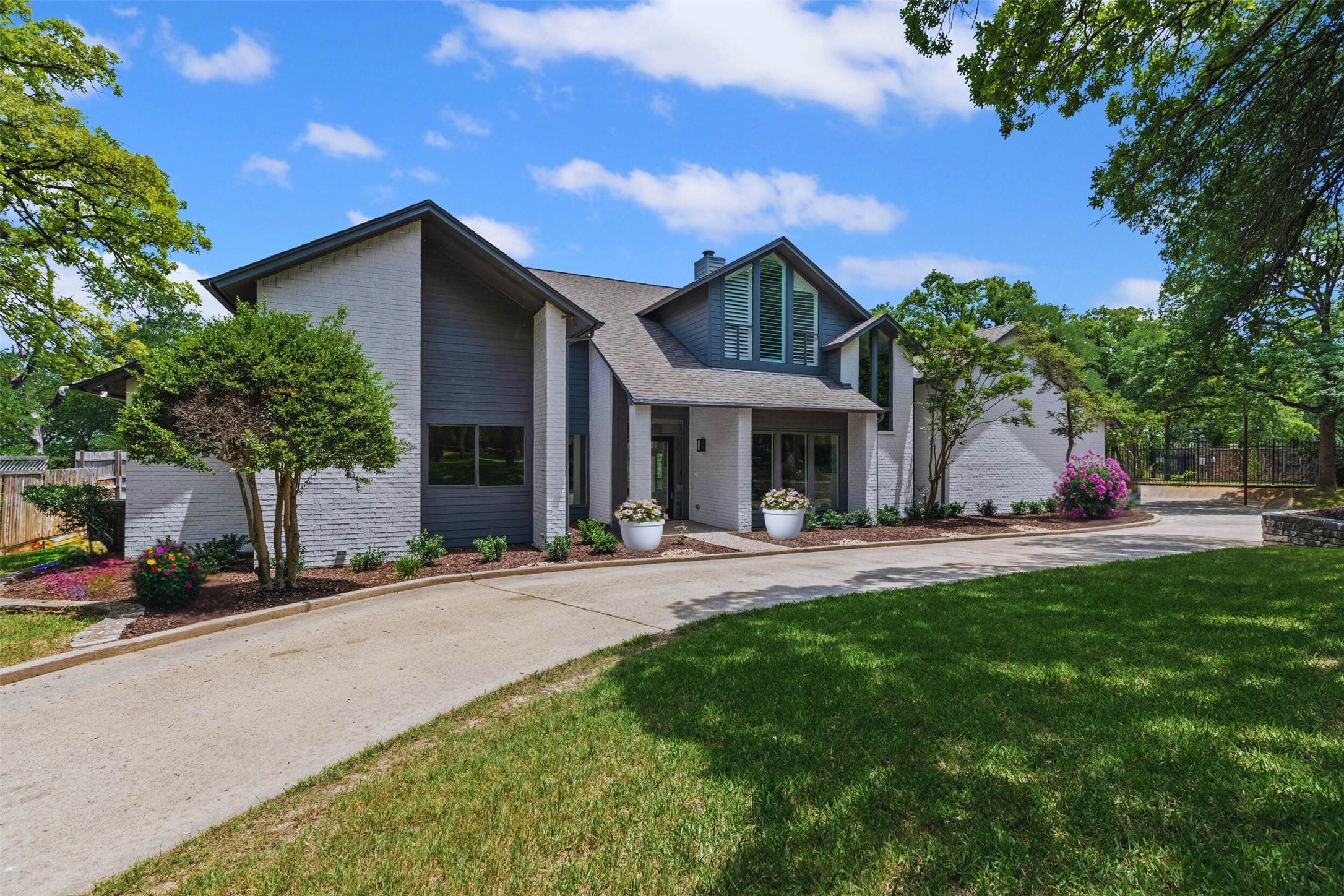 2109 Greta Lane