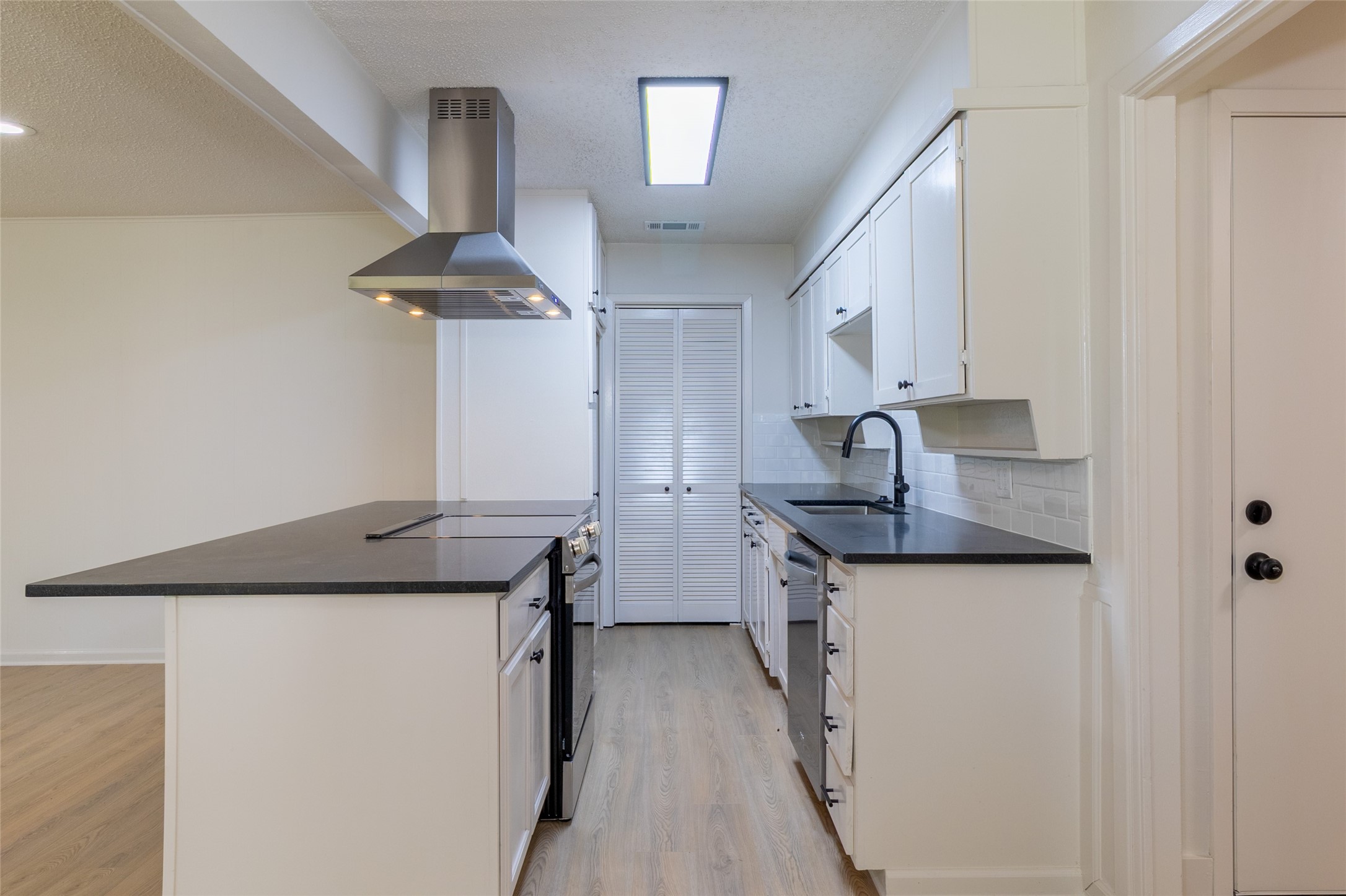 6192 Wrigley Way