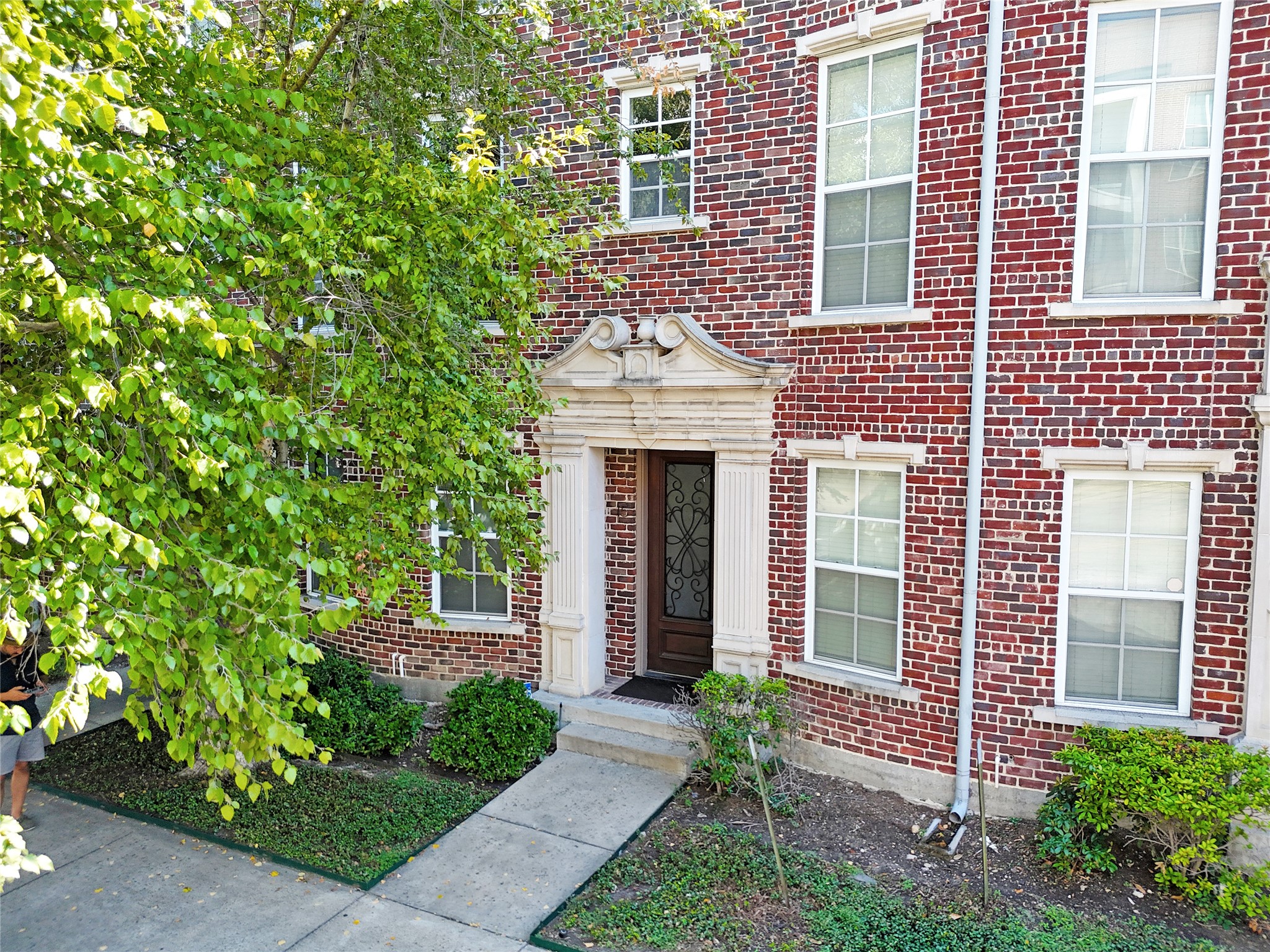 3200 Ross Avenue 15