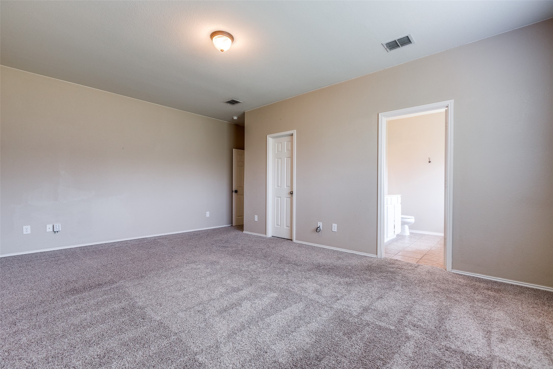 512 Fisherman Trail