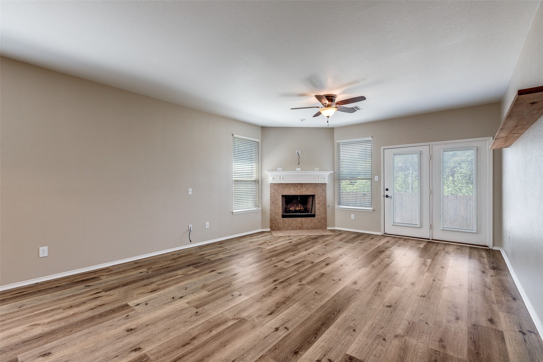 512 Fisherman Trail