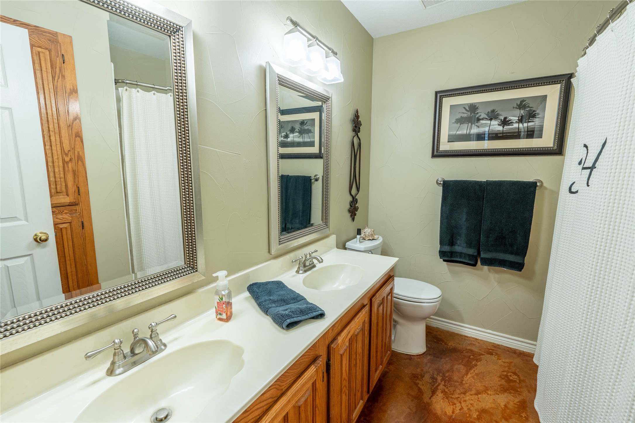 901 Drake Trail