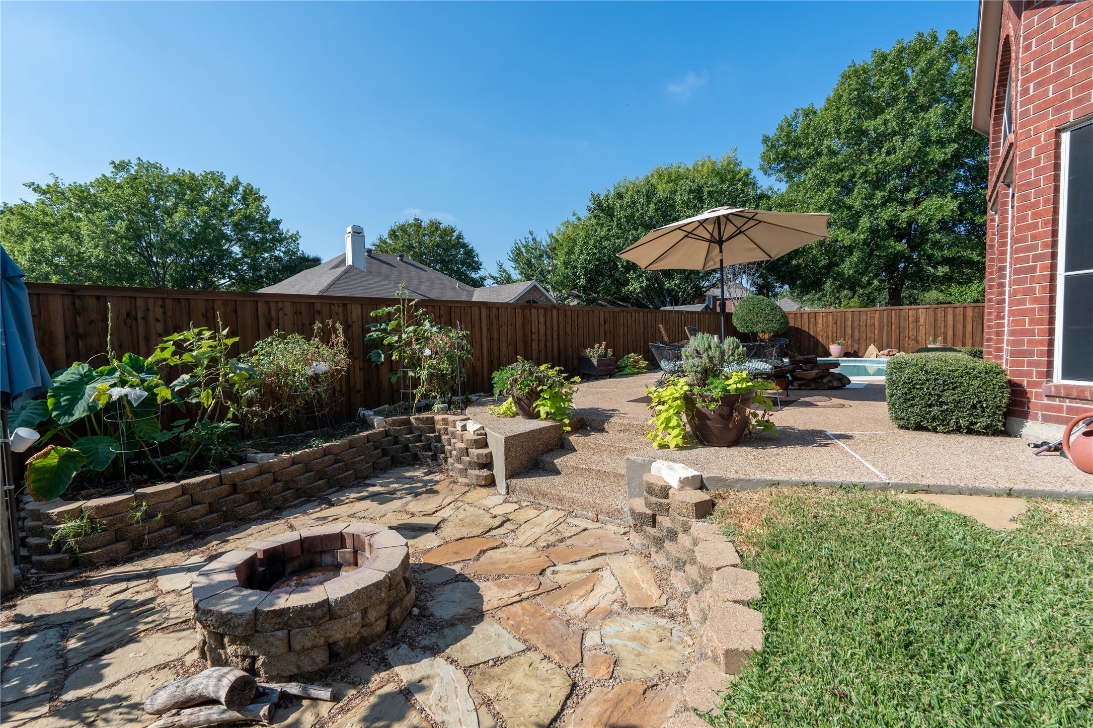 901 Drake Trail
