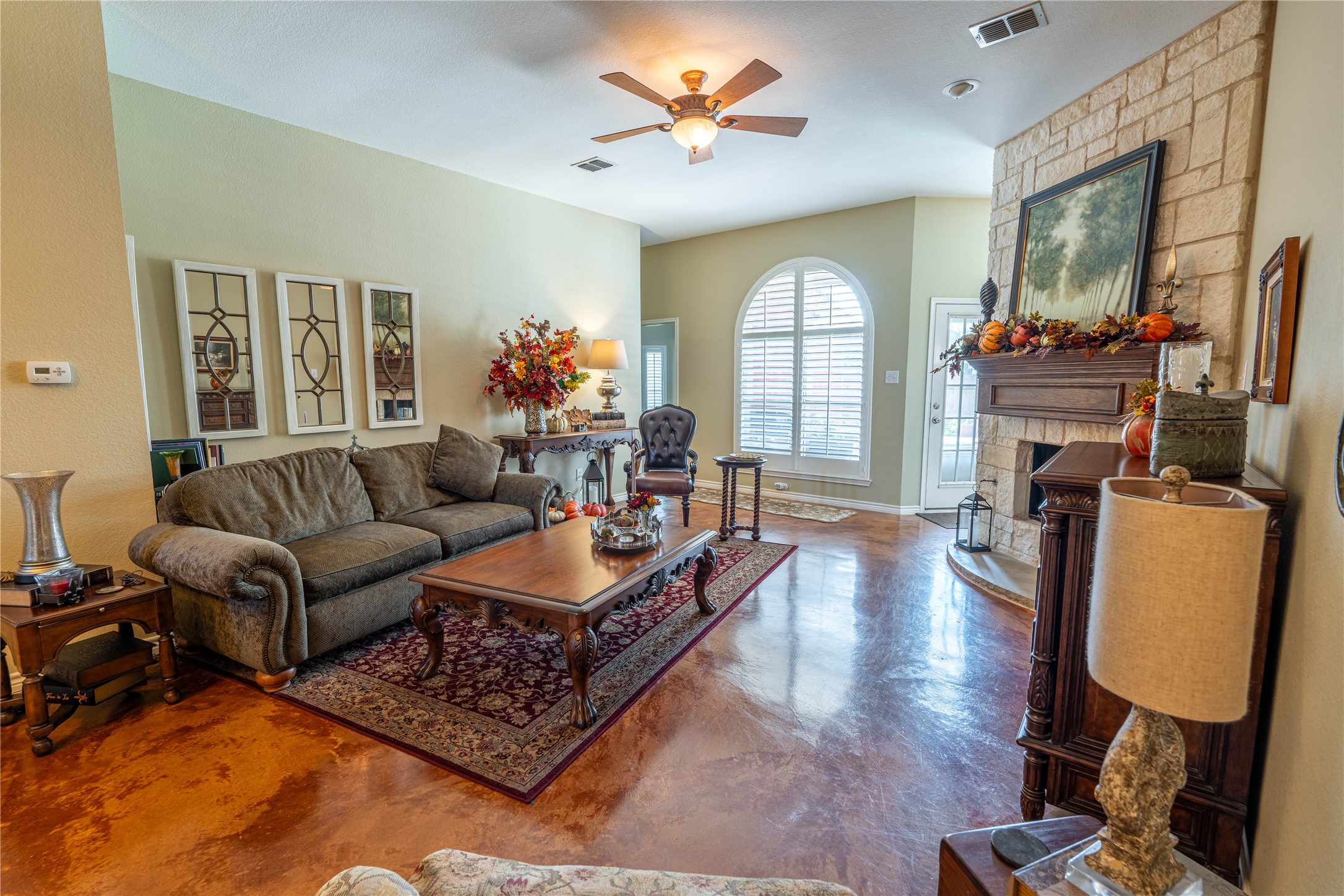 901 Drake Trail