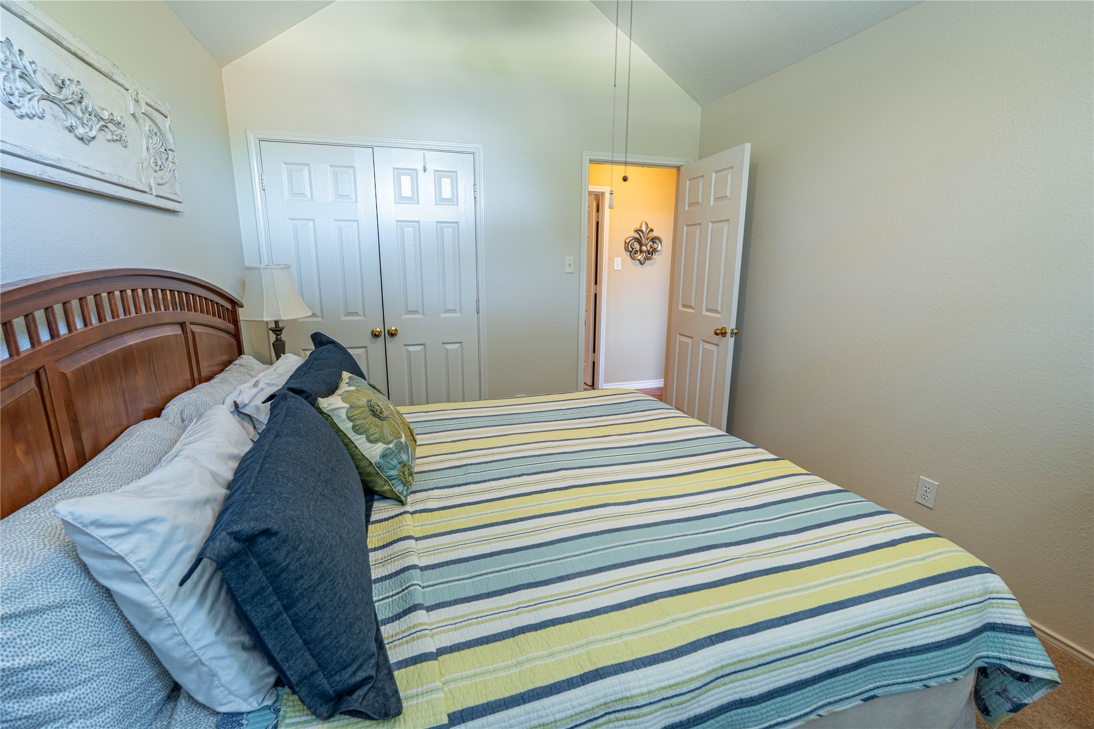 901 Drake Trail