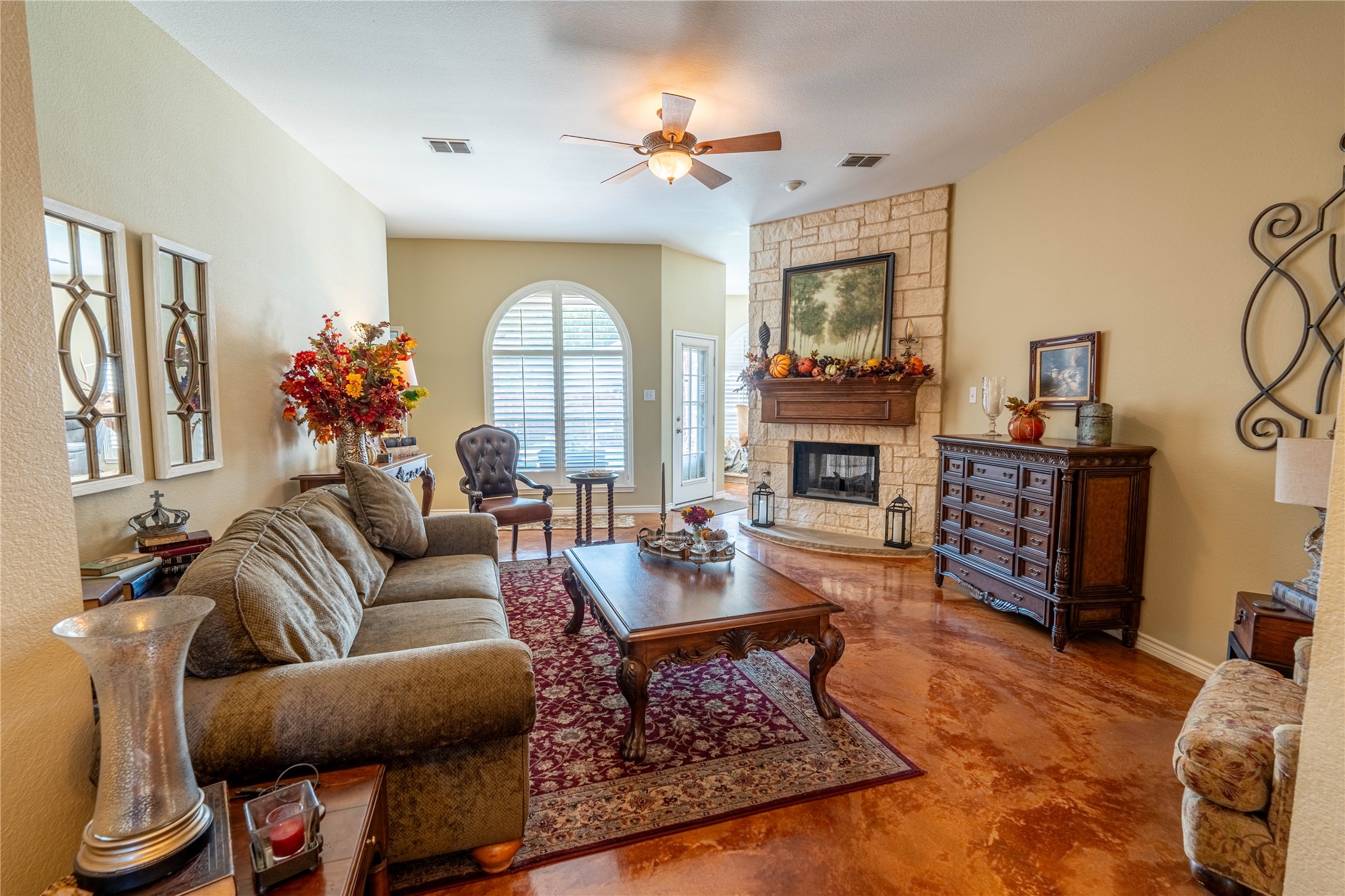 901 Drake Trail