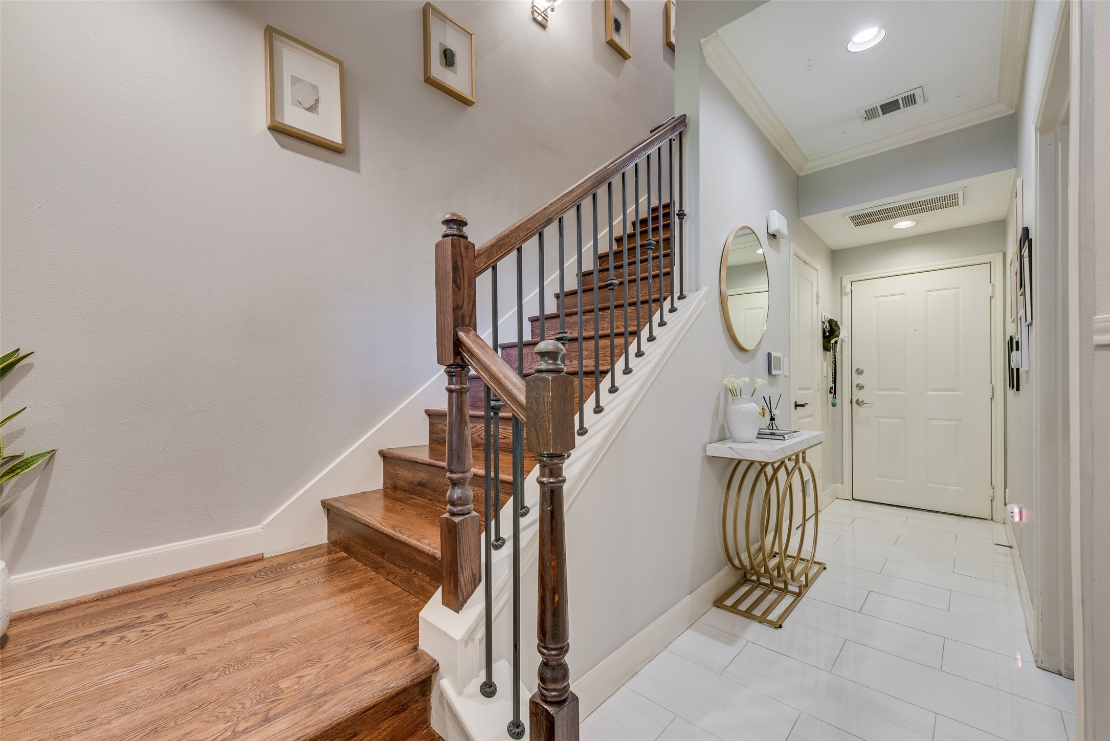 4904 Live Oak Street 302