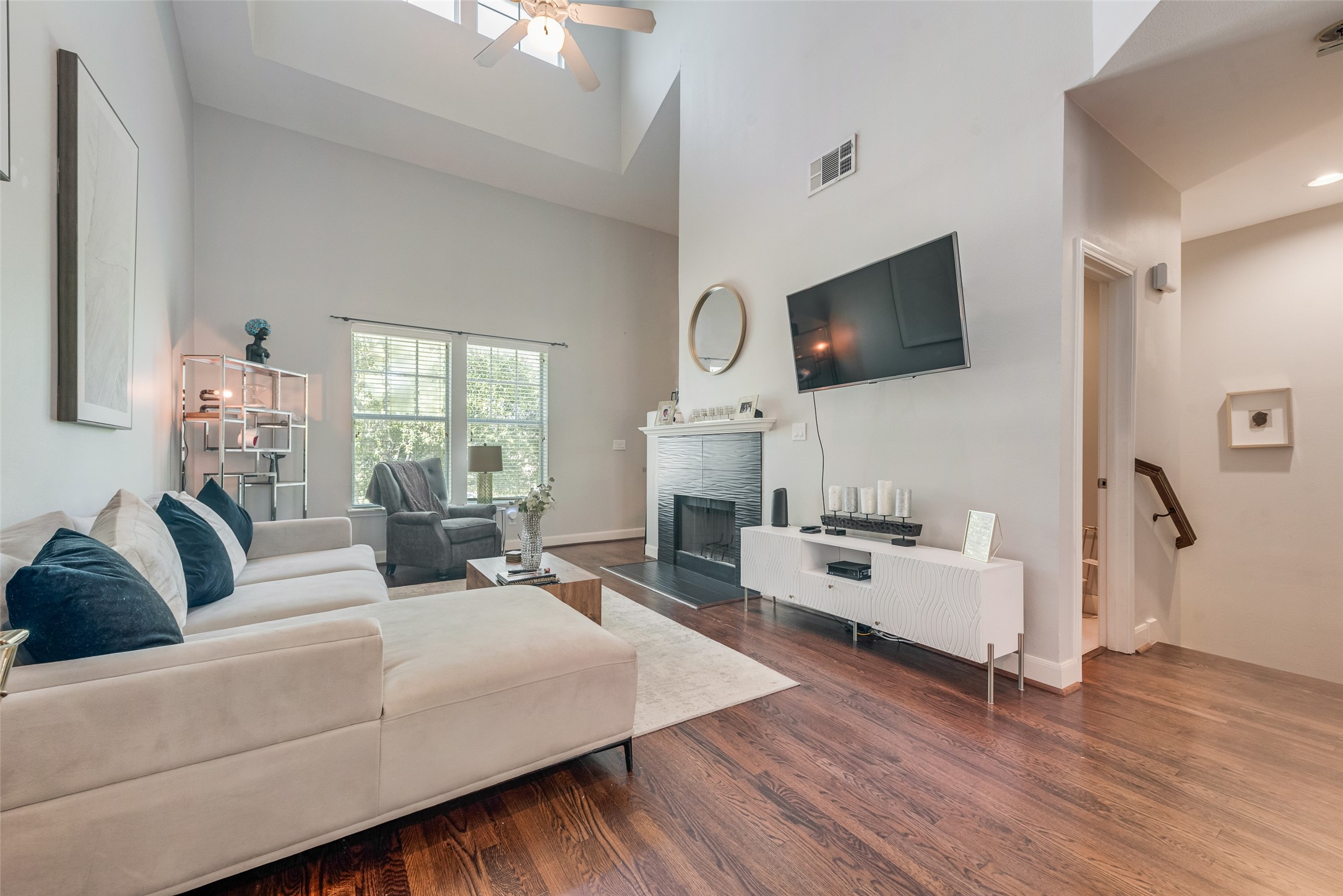 4904 Live Oak Street 302