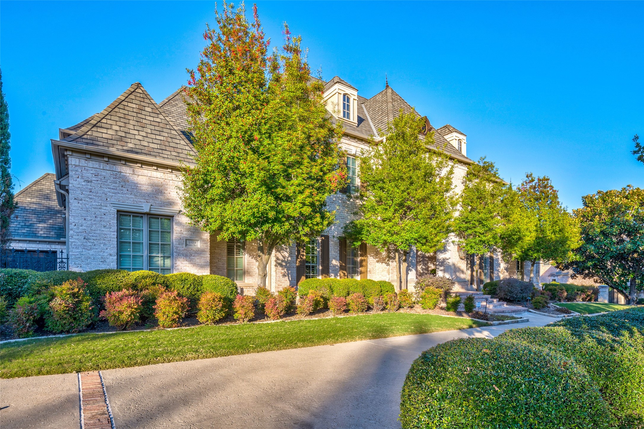 1819 Broken Bend Drive