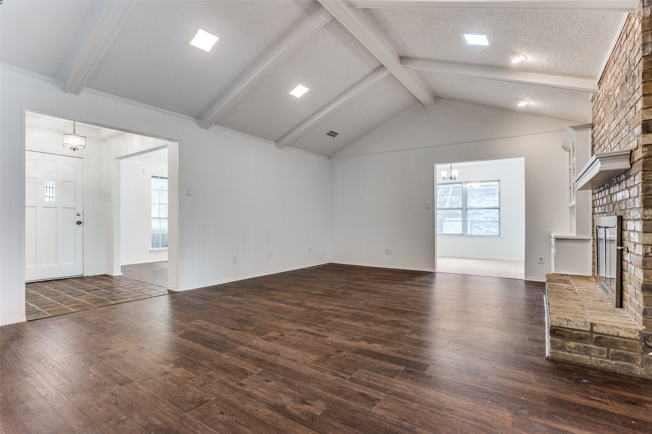 1711 Windsong Trail