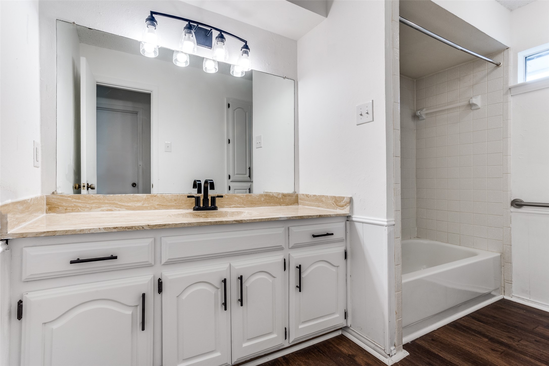 1711 Windsong Trail