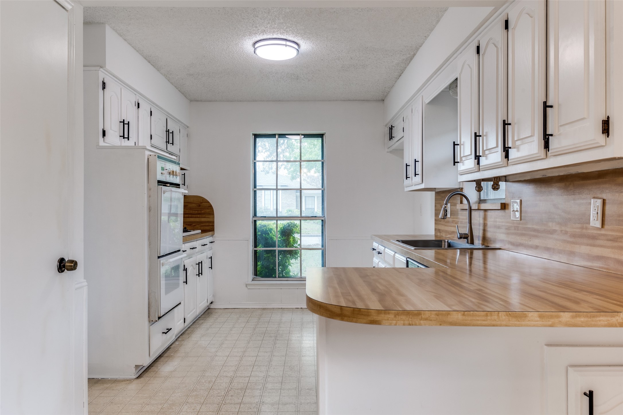 1711 Windsong Trail