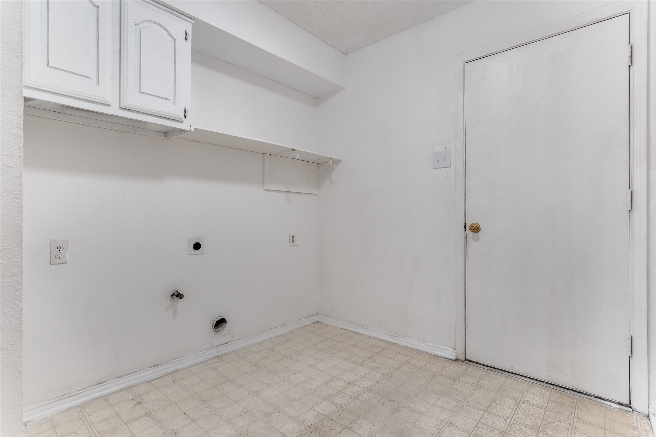 1711 Windsong Trail