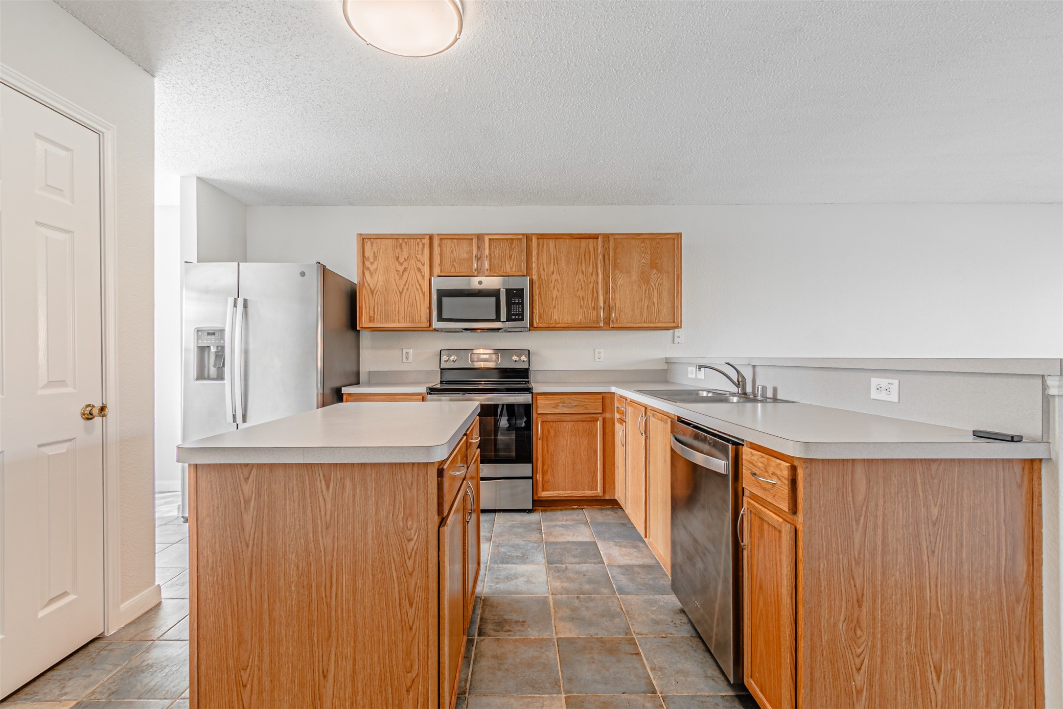 1013 Post Oak Trail