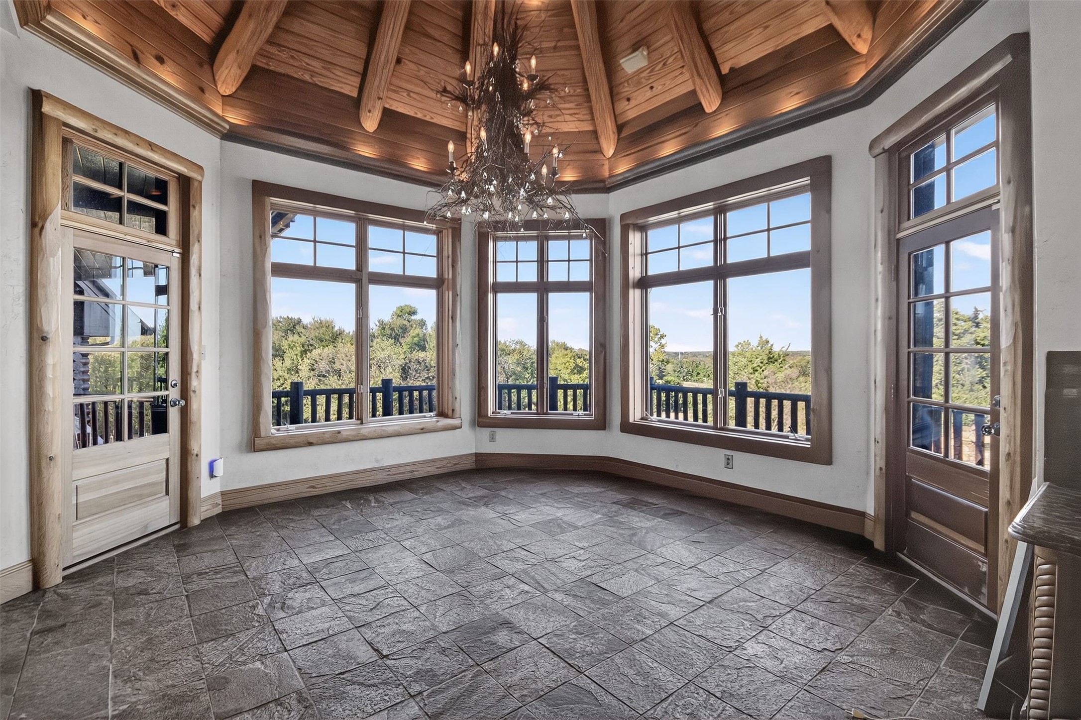 1505 Bourland Bend