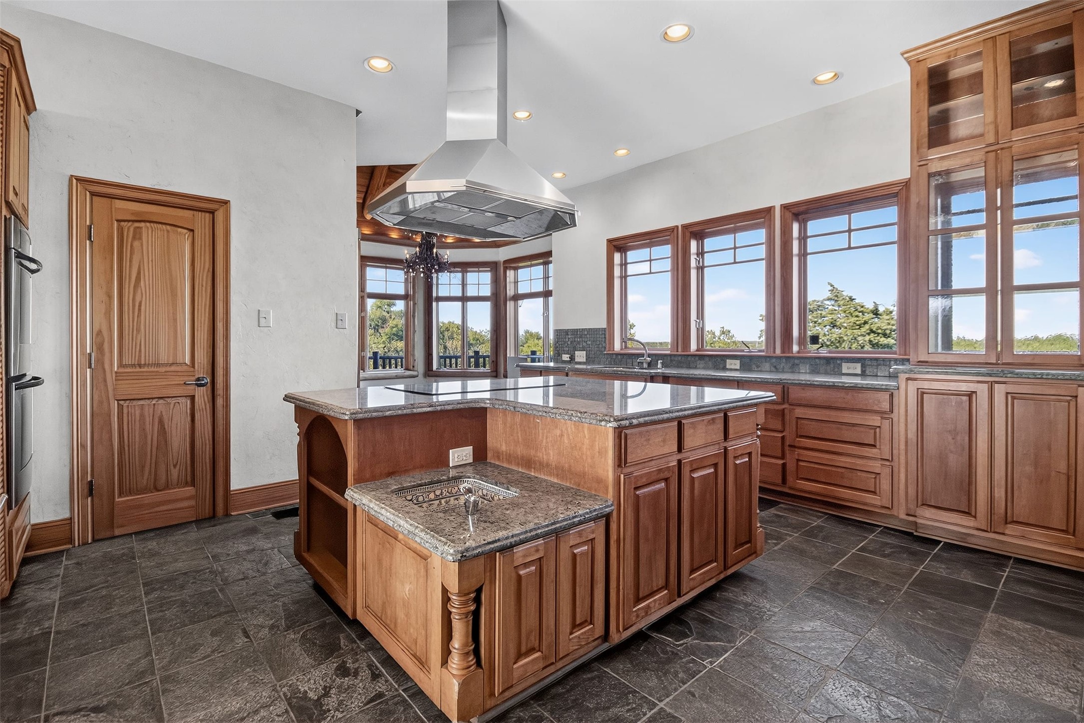 1505 Bourland Bend