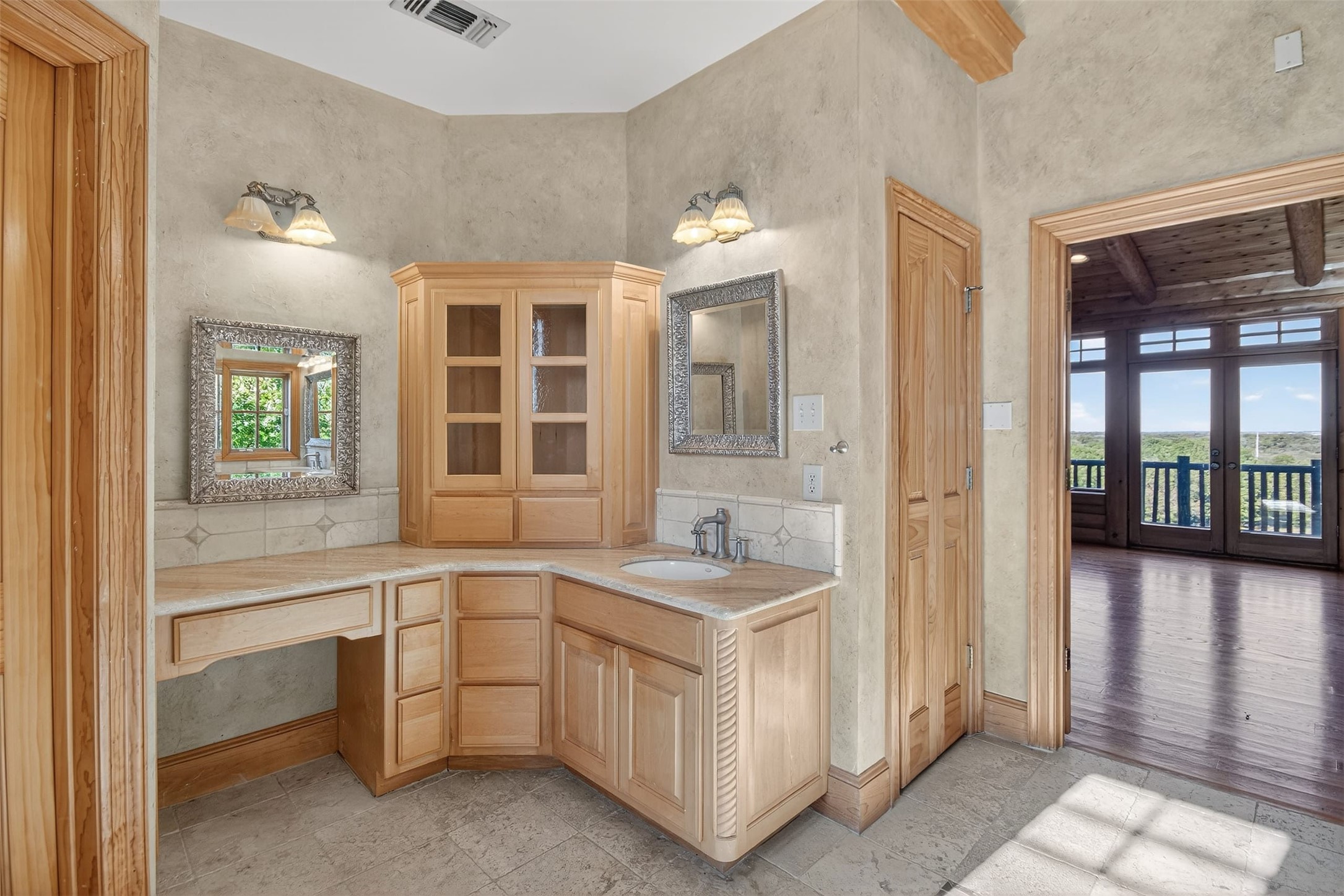 1505 Bourland Bend