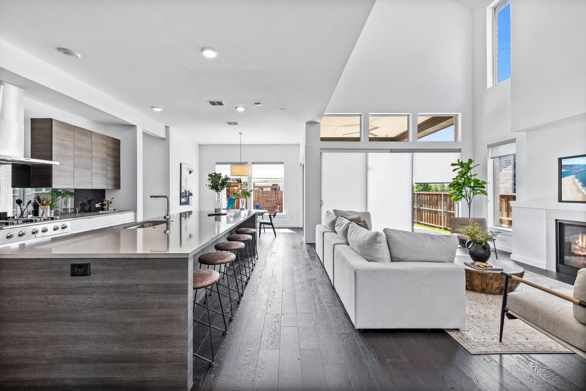 5074 Statesman Lane