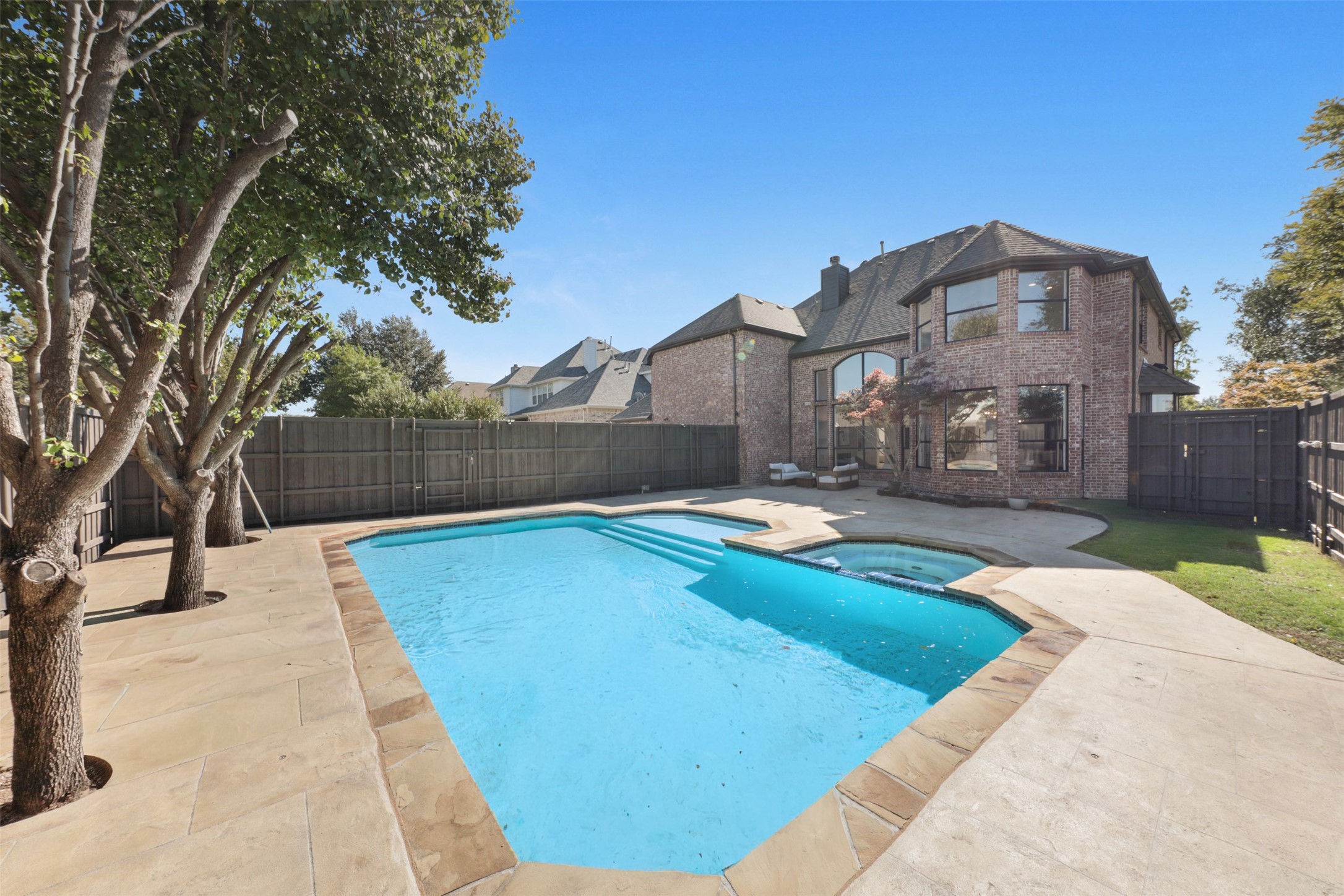 5020 Loma Alta Drive
