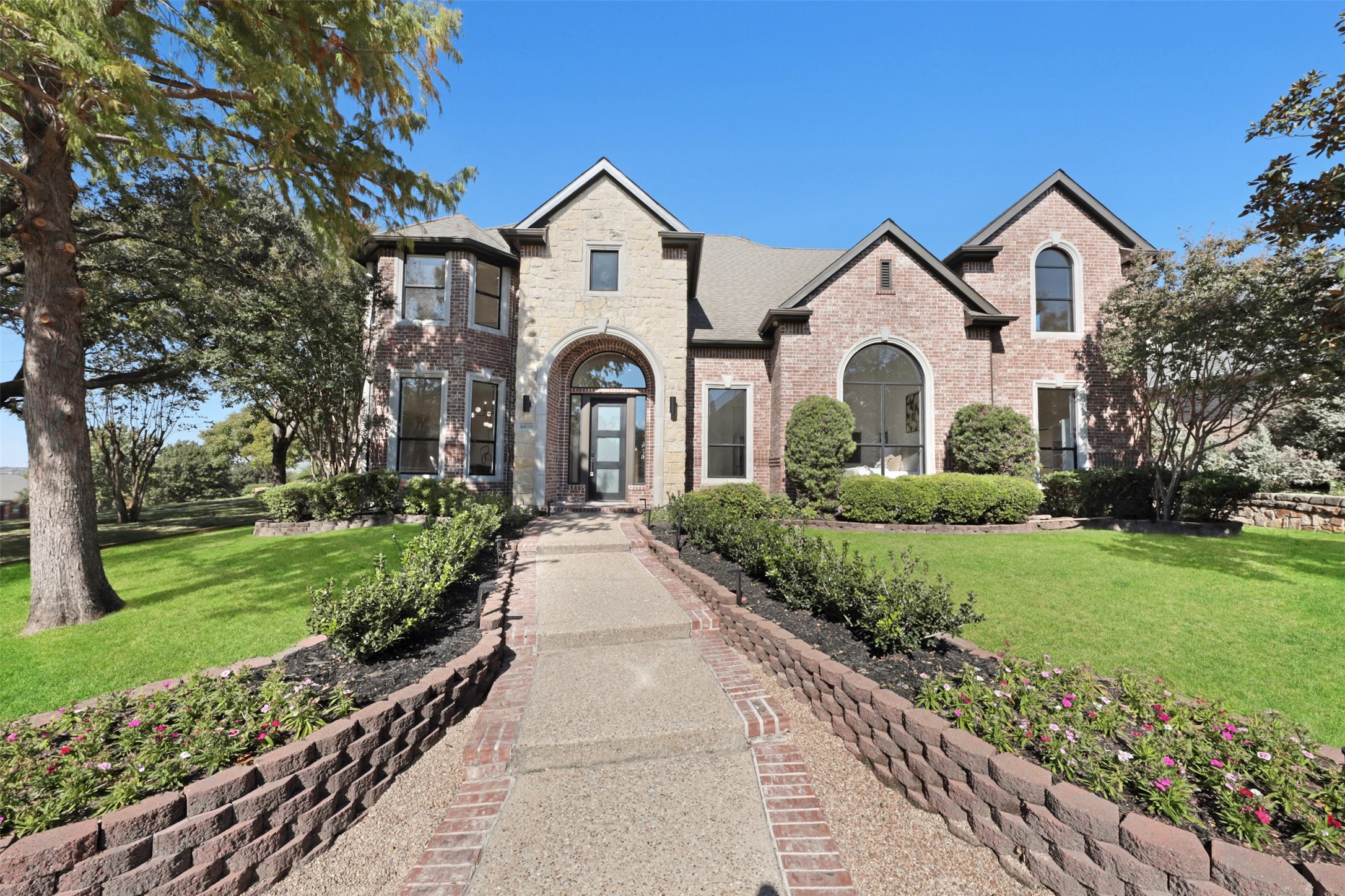 5020 Loma Alta Drive