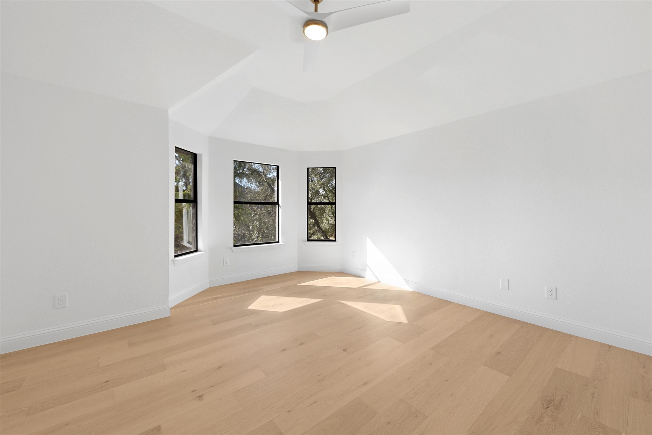 5020 Loma Alta Drive