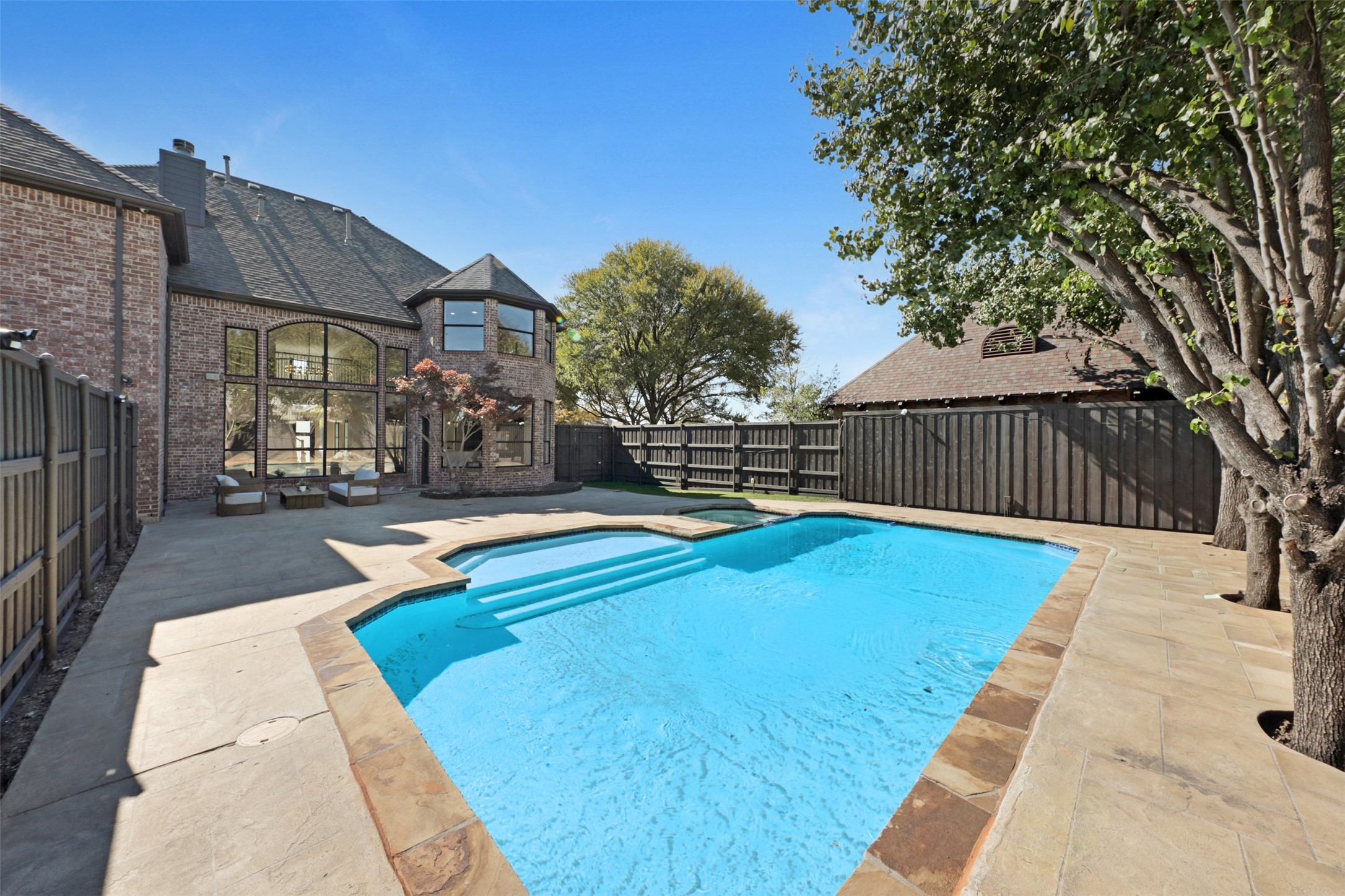 5020 Loma Alta Drive
