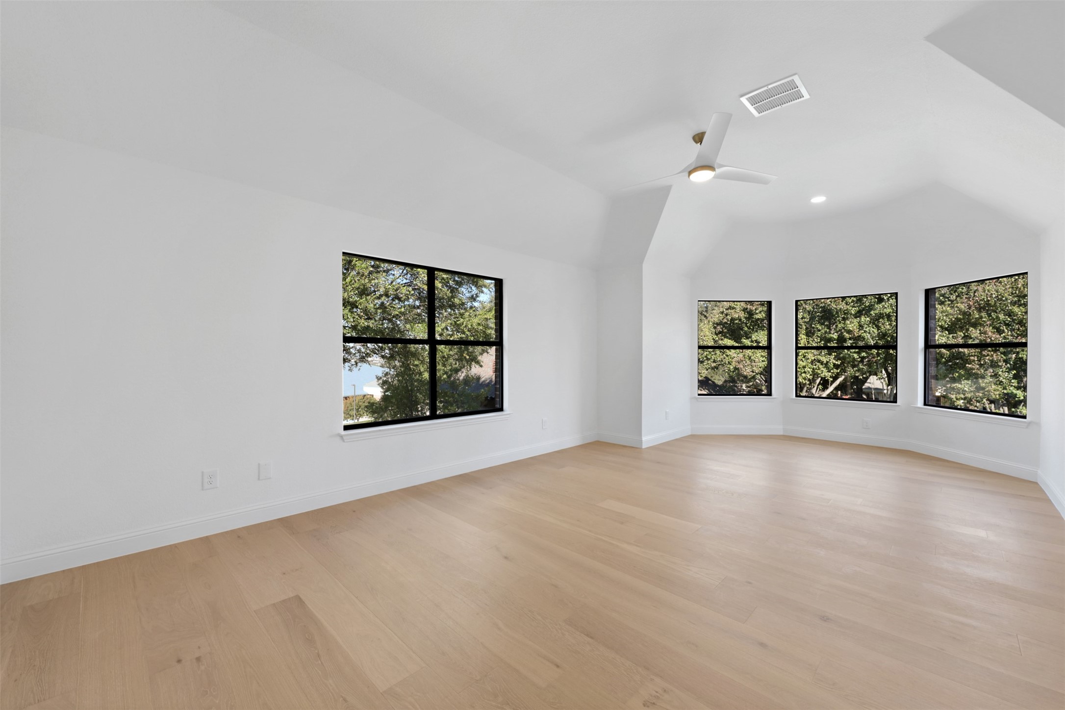 5020 Loma Alta Drive