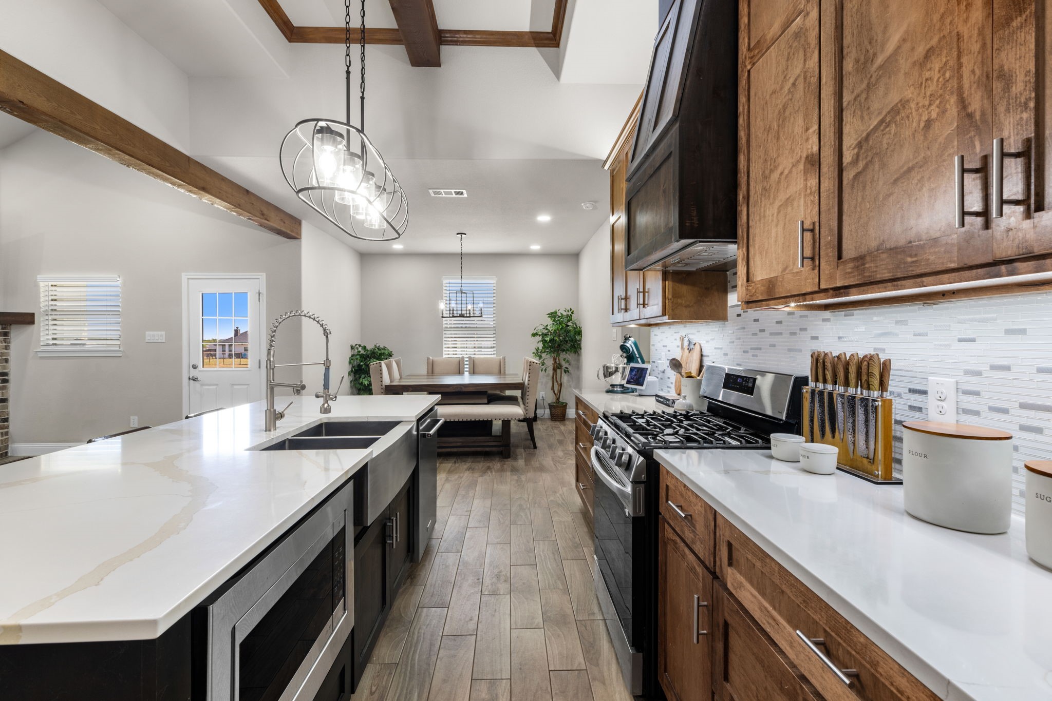 6028 Raspberry Lane