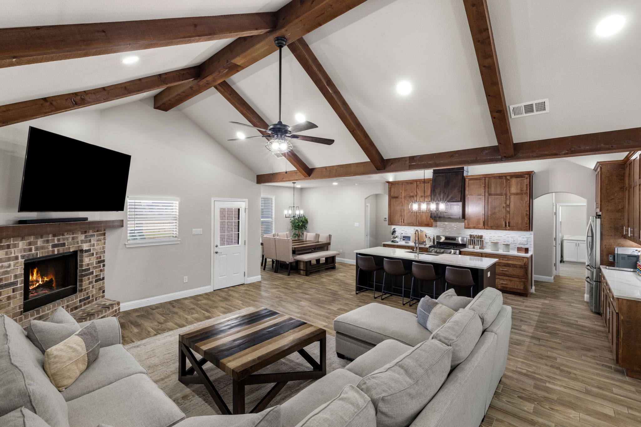 6028 Raspberry Lane