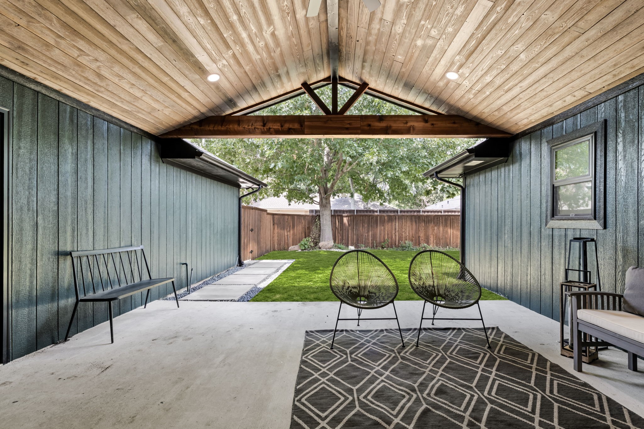 1112 Chesterton Drive