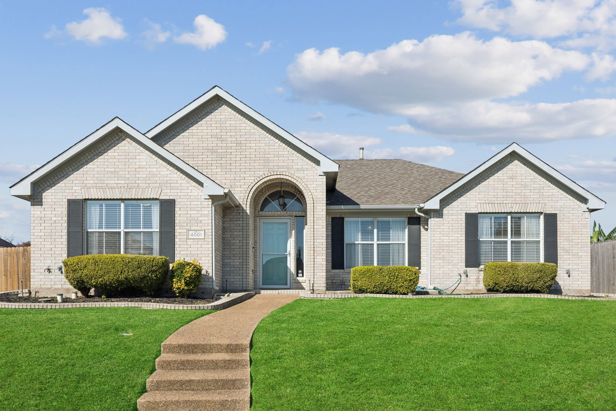 4001 Lakeside Drive