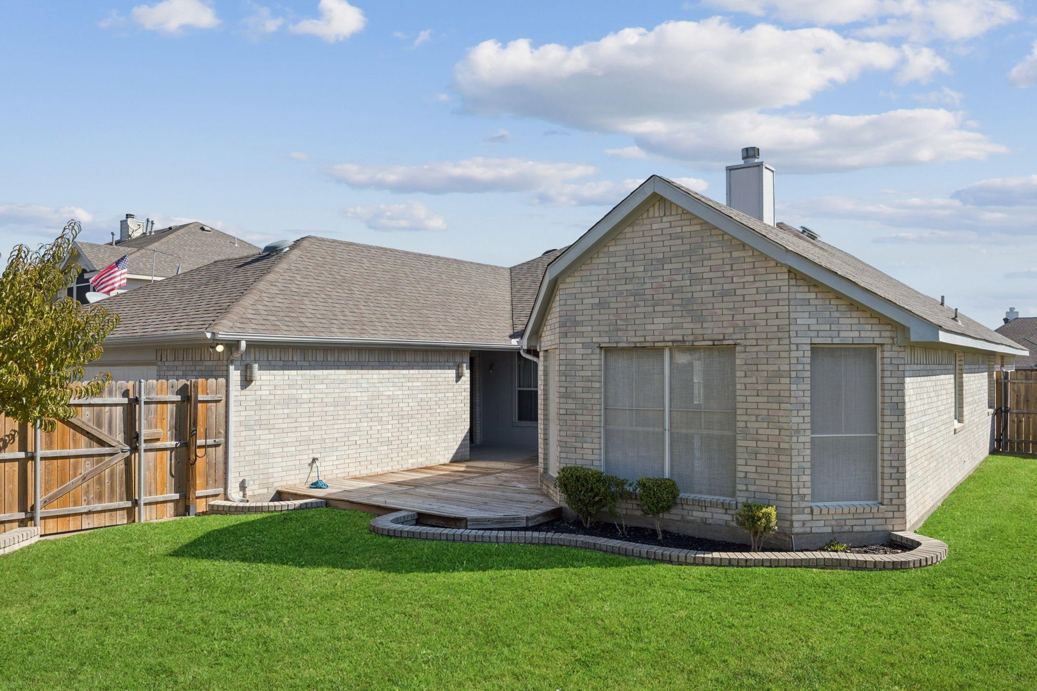 4001 Lakeside Drive