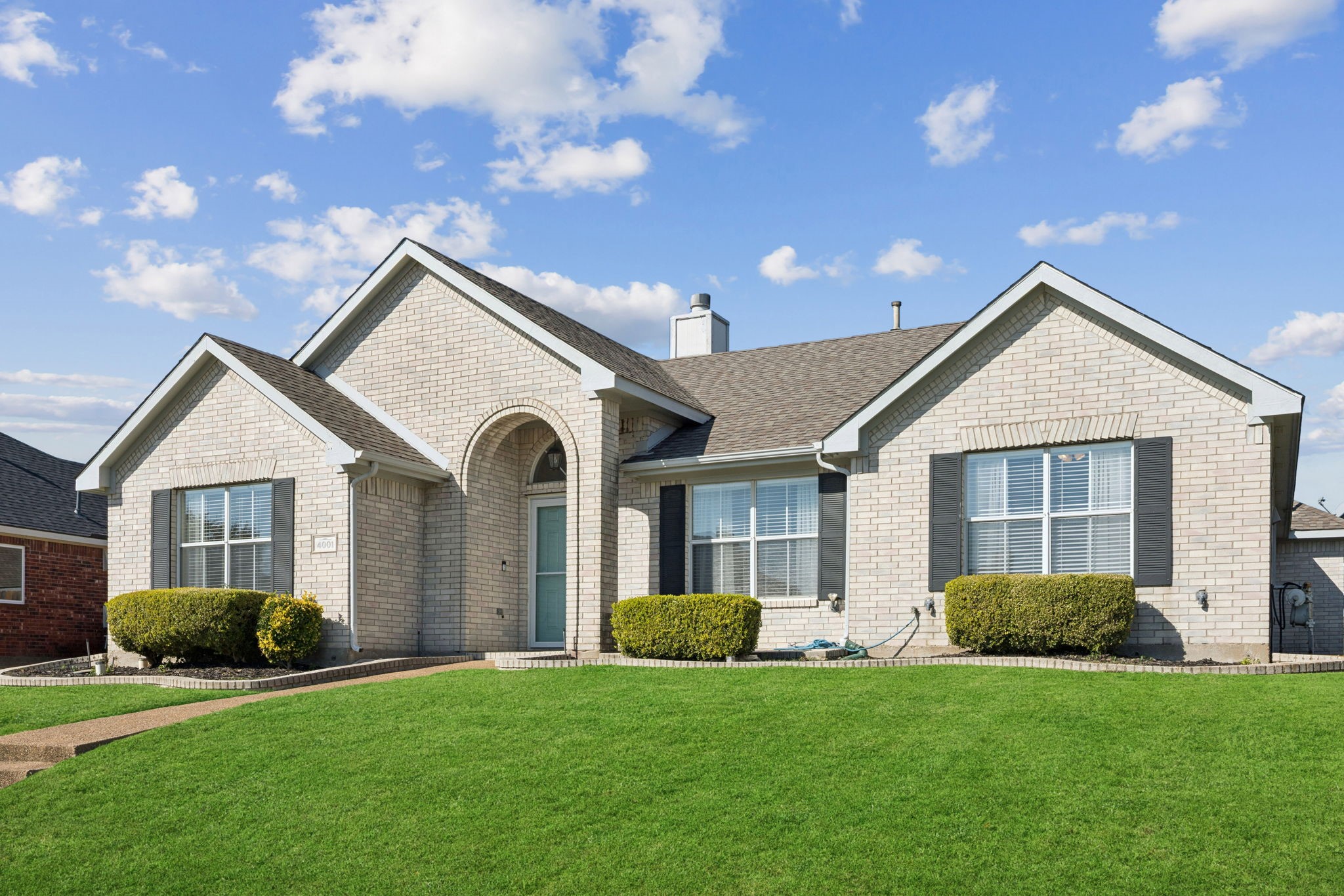 4001 Lakeside Drive