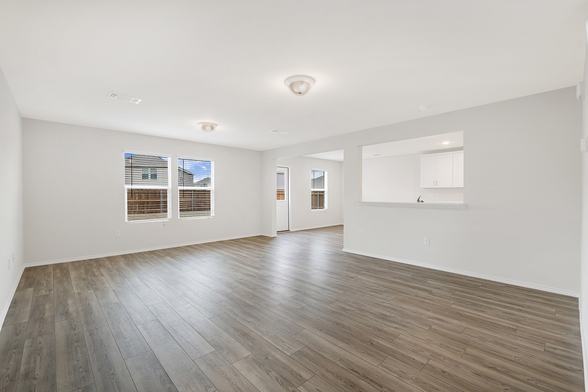 345 Huntley Street