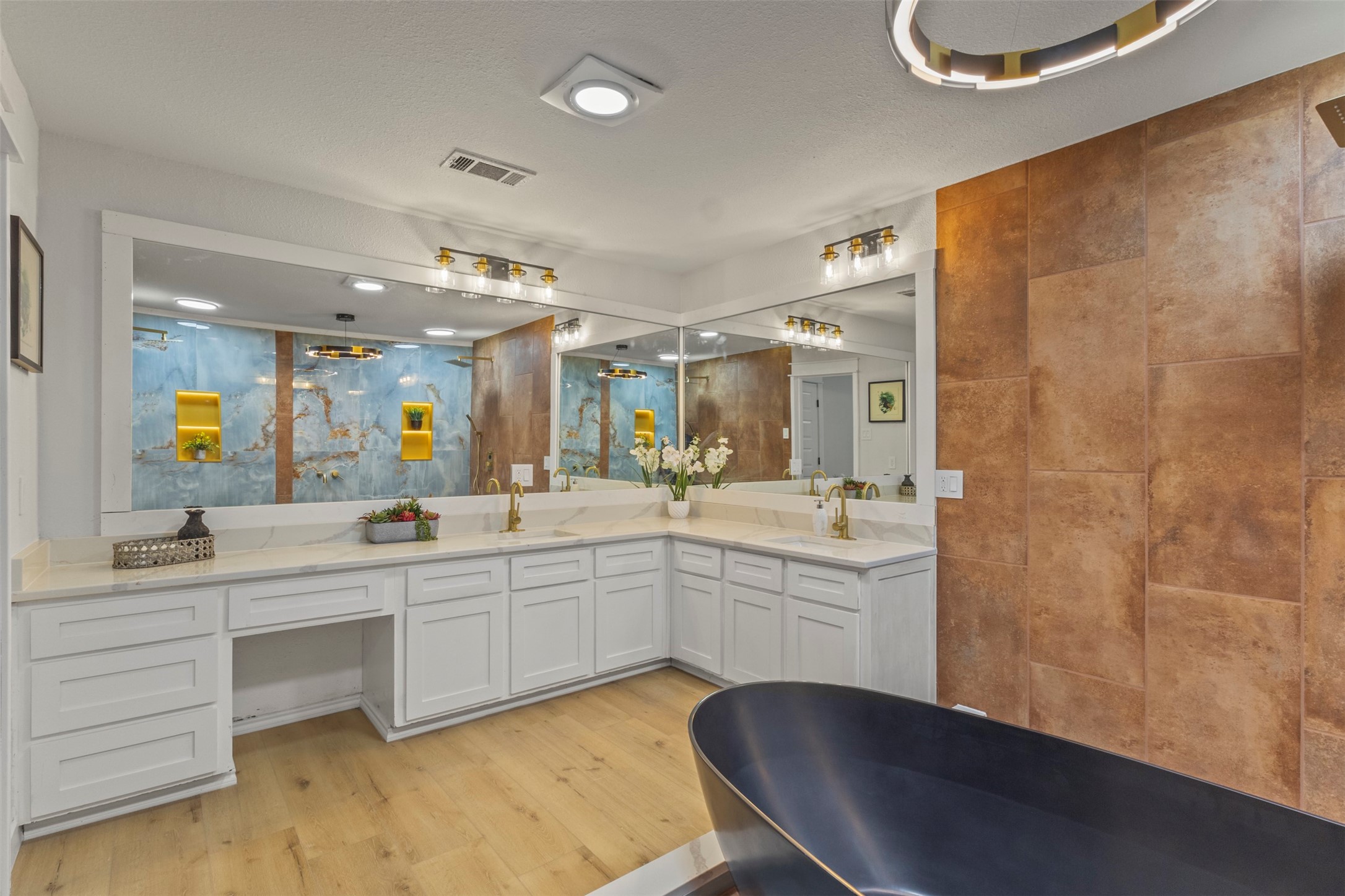 1 Spring Valley Court