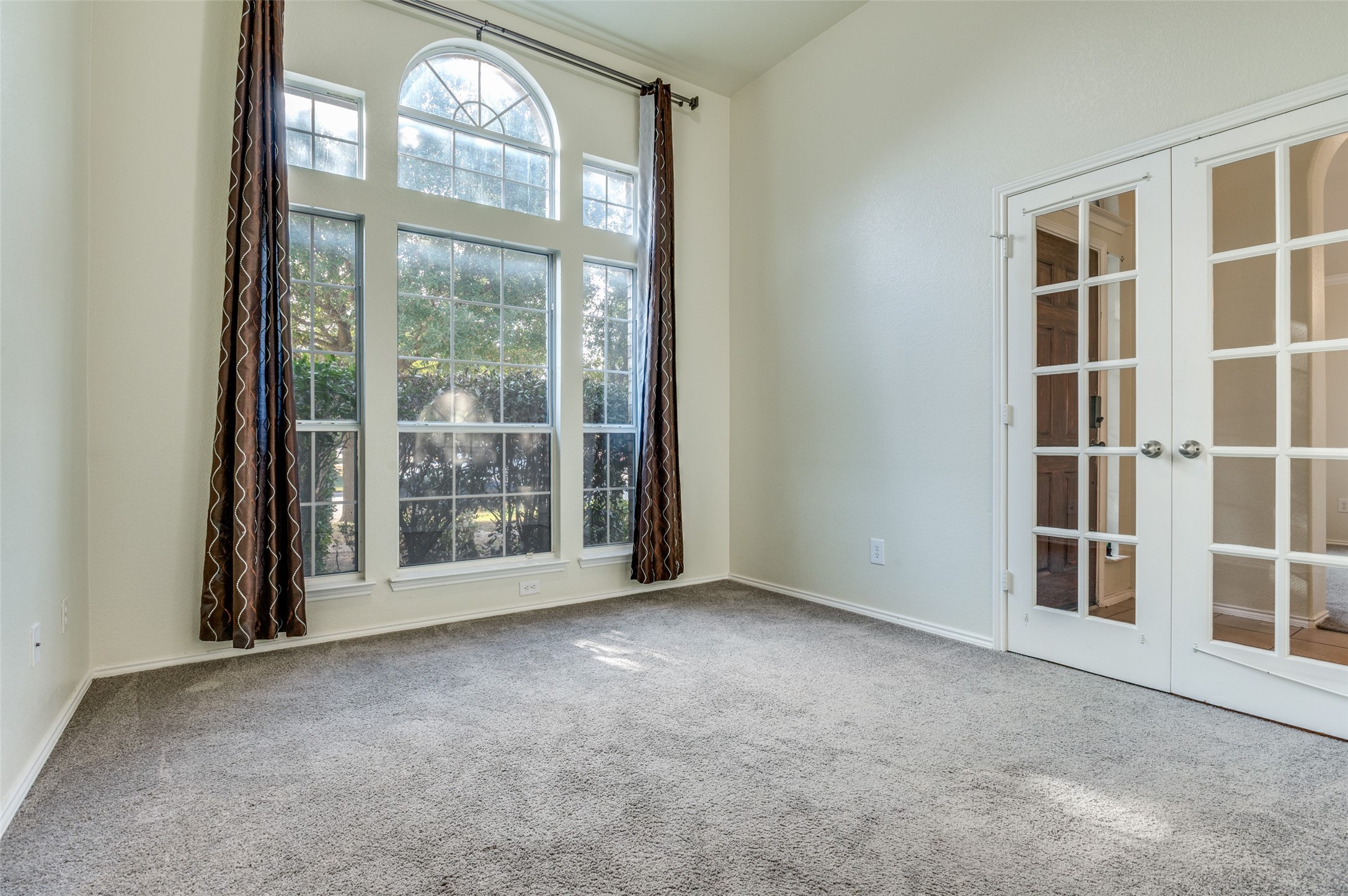 4011 Alamo Drive