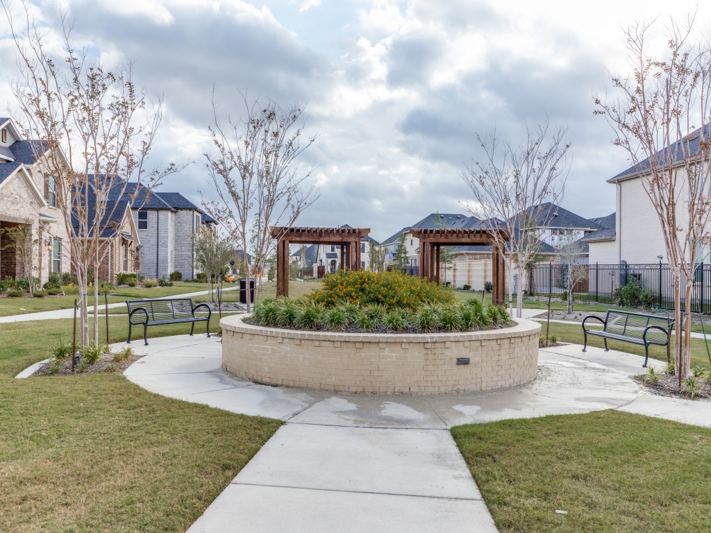 2413 Latimer Mews
