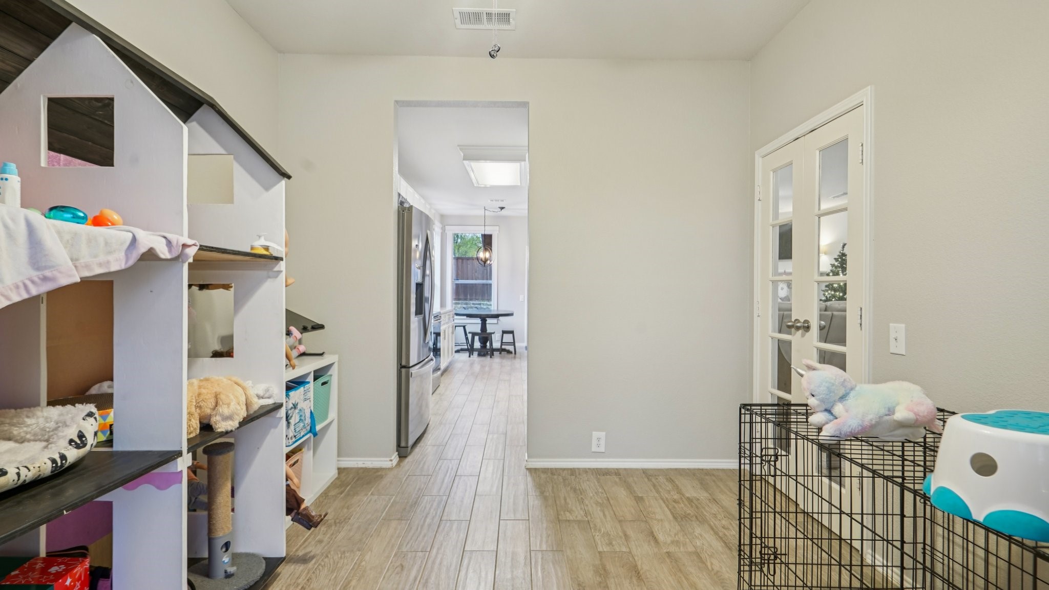 2613 Travis Drive
