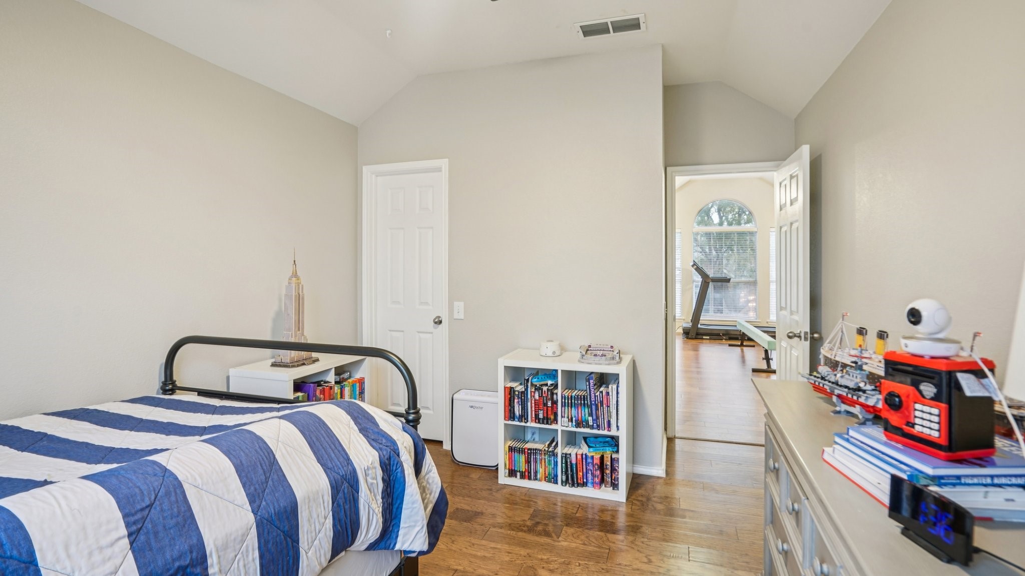 2613 Travis Drive