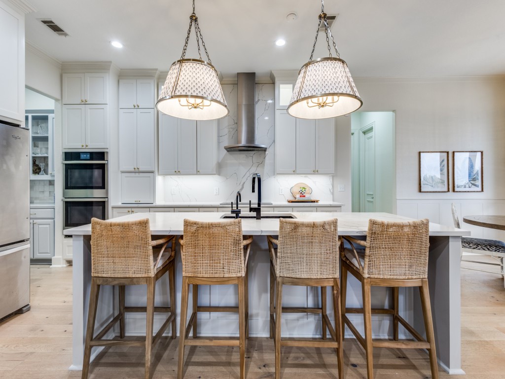 3689 Heritage Trail