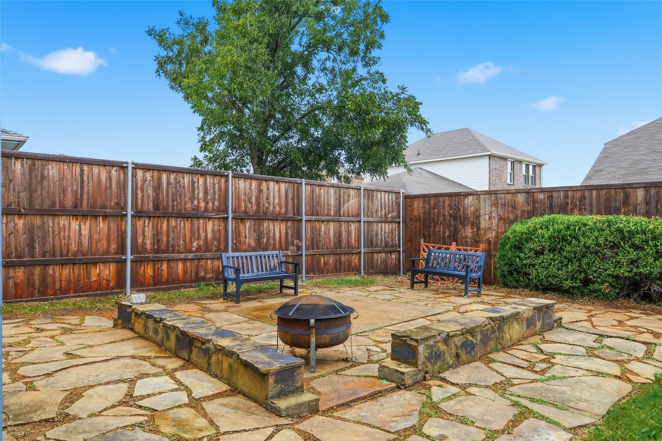 763 Winding Oak Bend