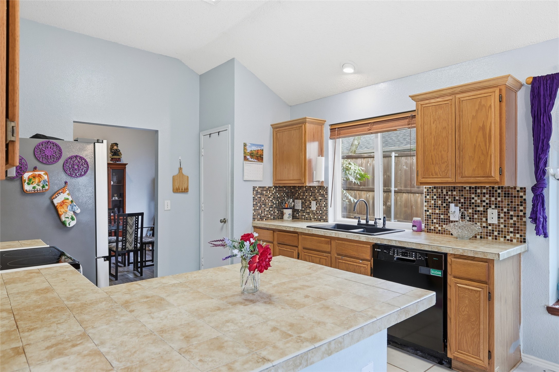 763 Winding Oak Bend