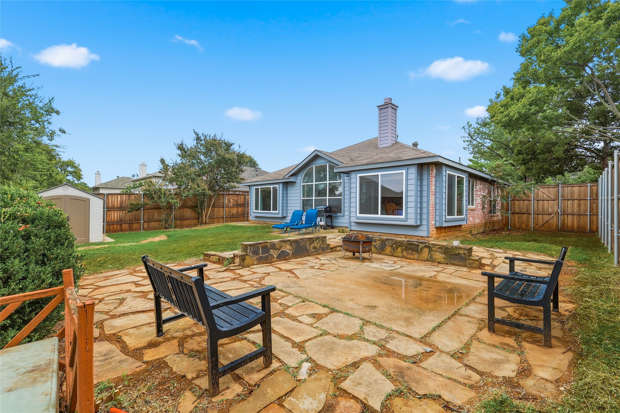 763 Winding Oak Bend