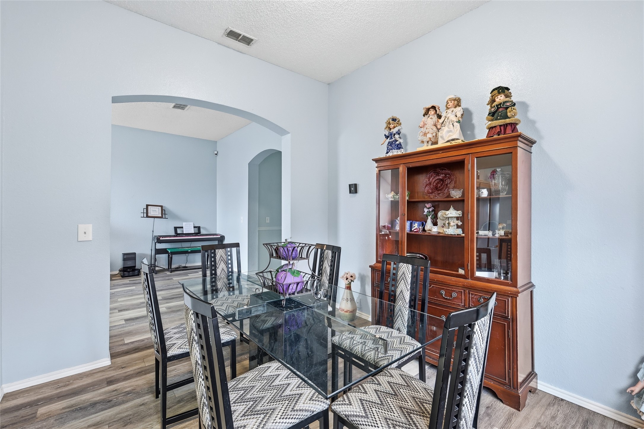 763 Winding Oak Bend