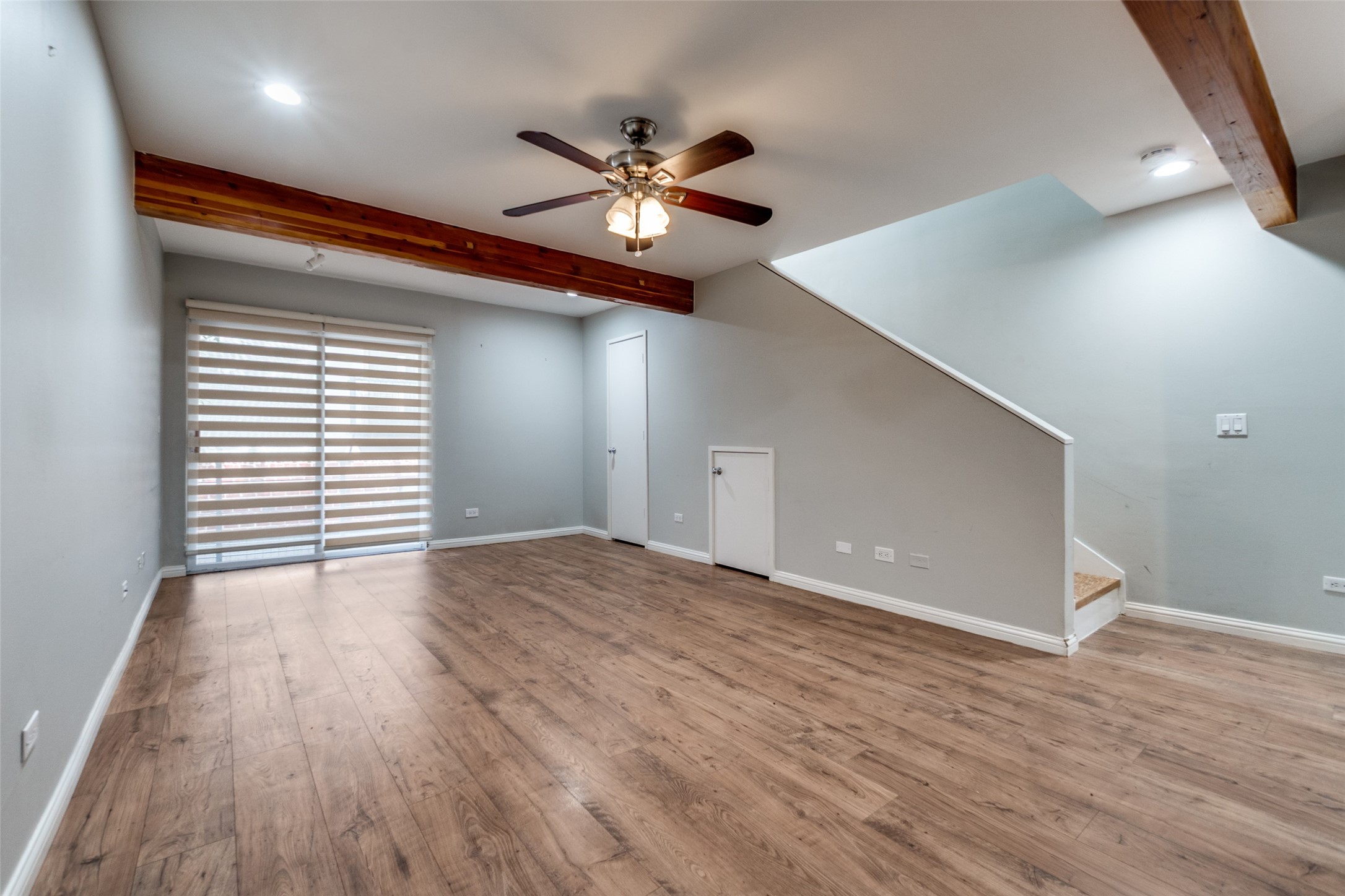 4231 Travis Street 20