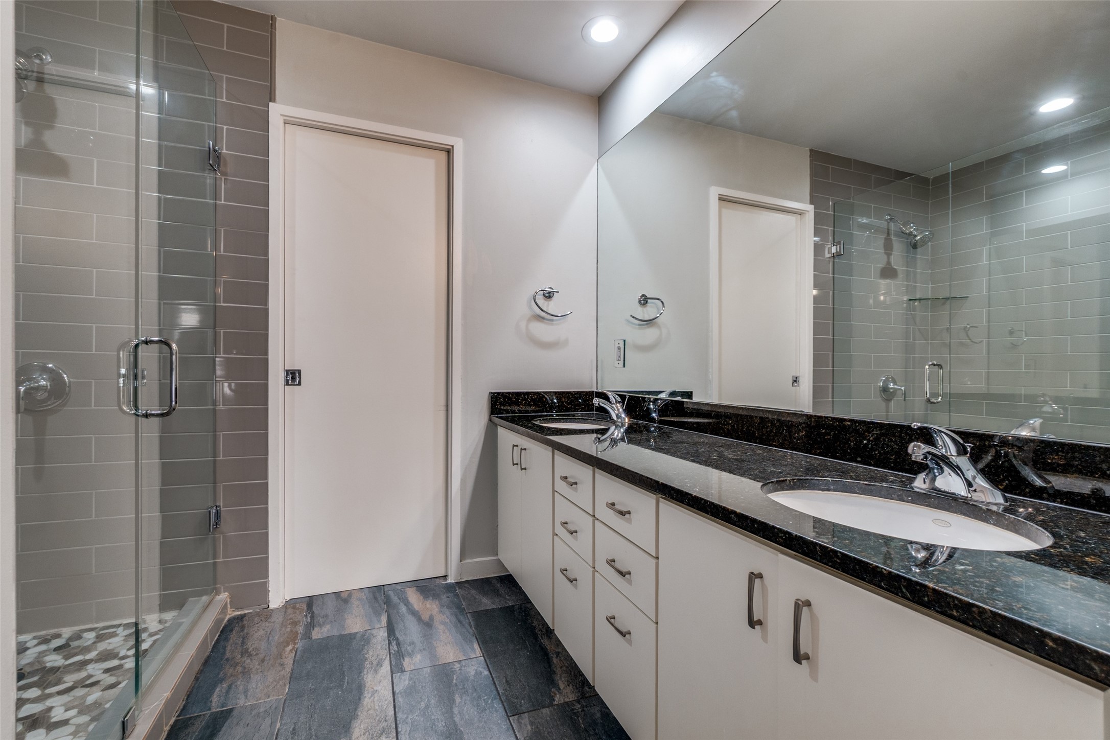 4231 Travis Street 20