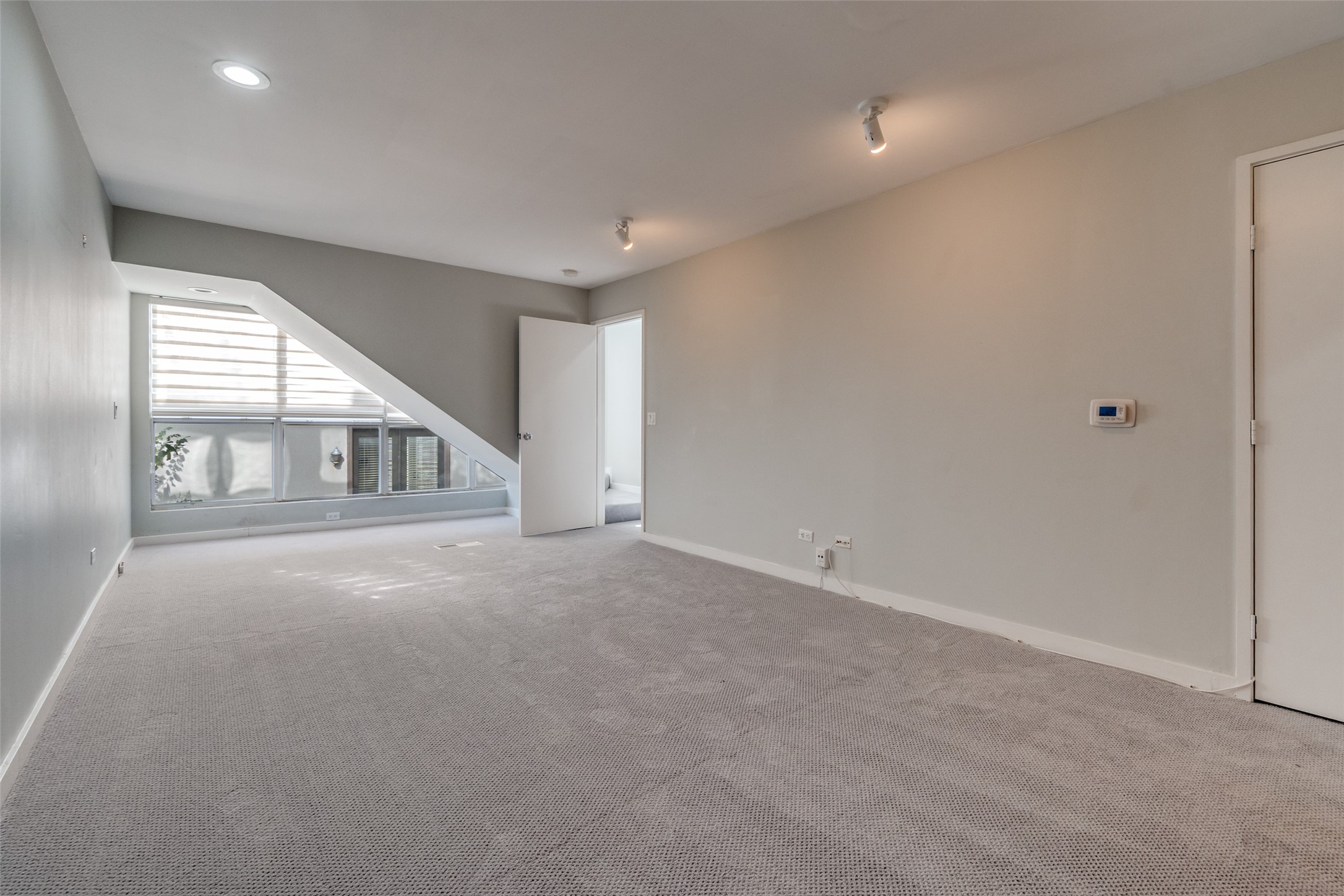 4231 Travis Street 20
