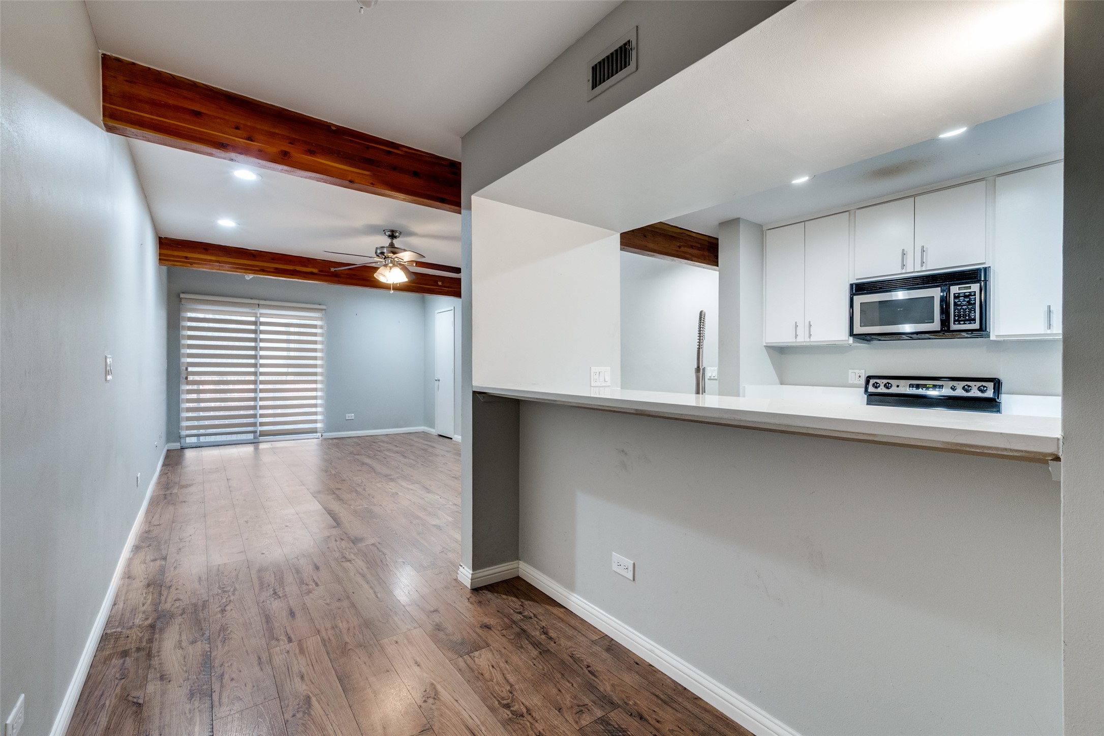 4231 Travis Street 20