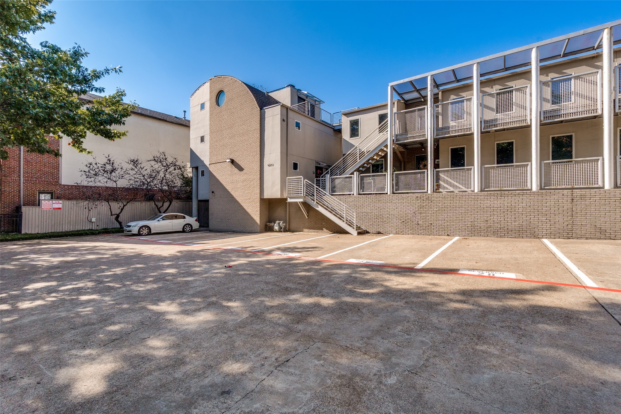 4231 Travis Street 20