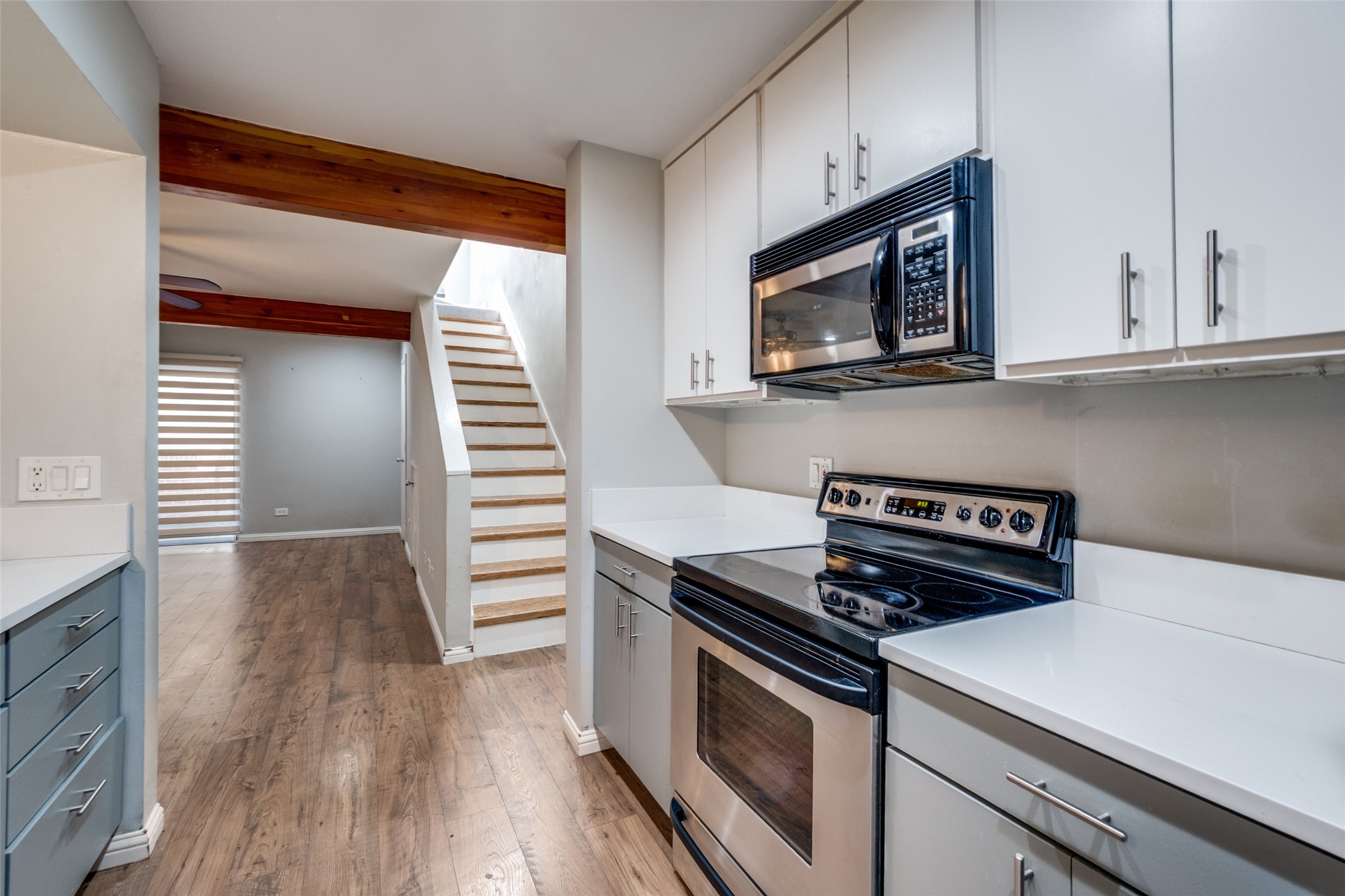 4231 Travis Street 20